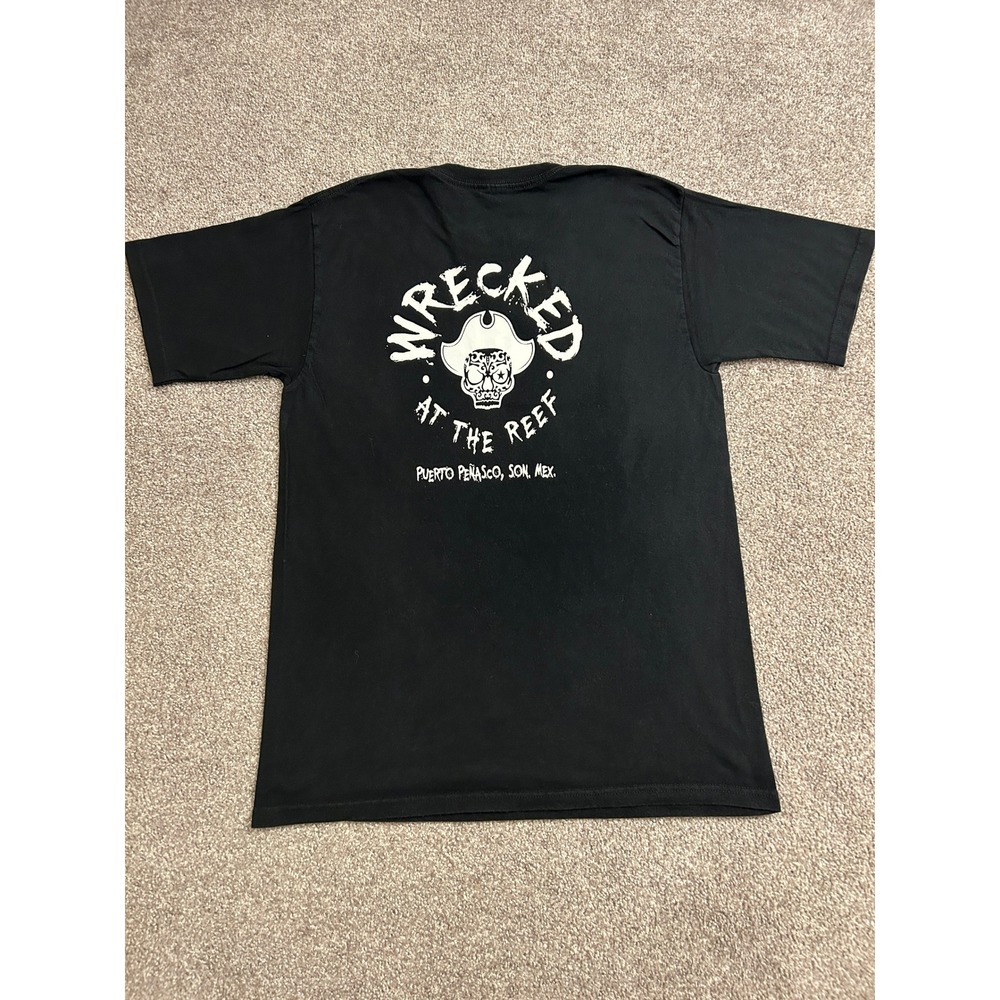 Wrecked at the Reef T-Shirt Mens M Black Excellent Sugar Skull Pirate